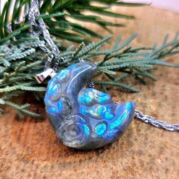 Nature Labradorite Carved Flashy Sleeping Rabbit On  Moon Pendant Necklace - Picture 10 of 10